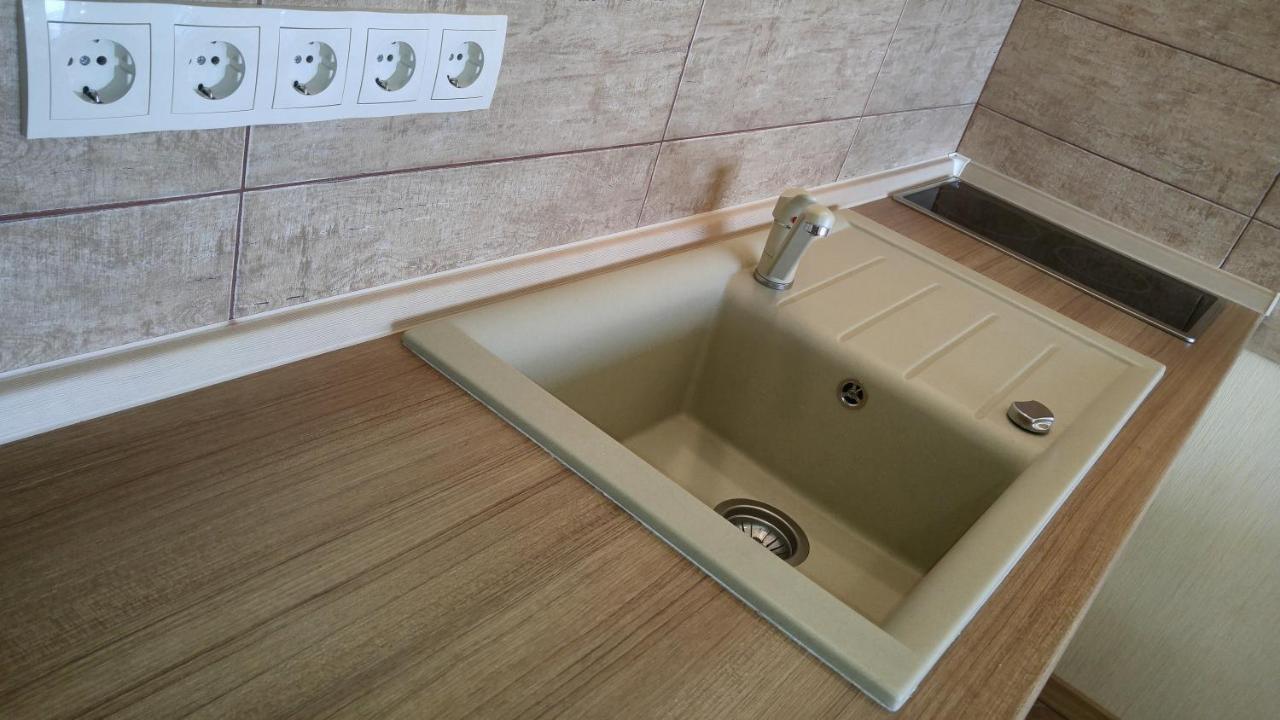 Apartment Near Dnipro Arena ภายนอก รูปภาพ