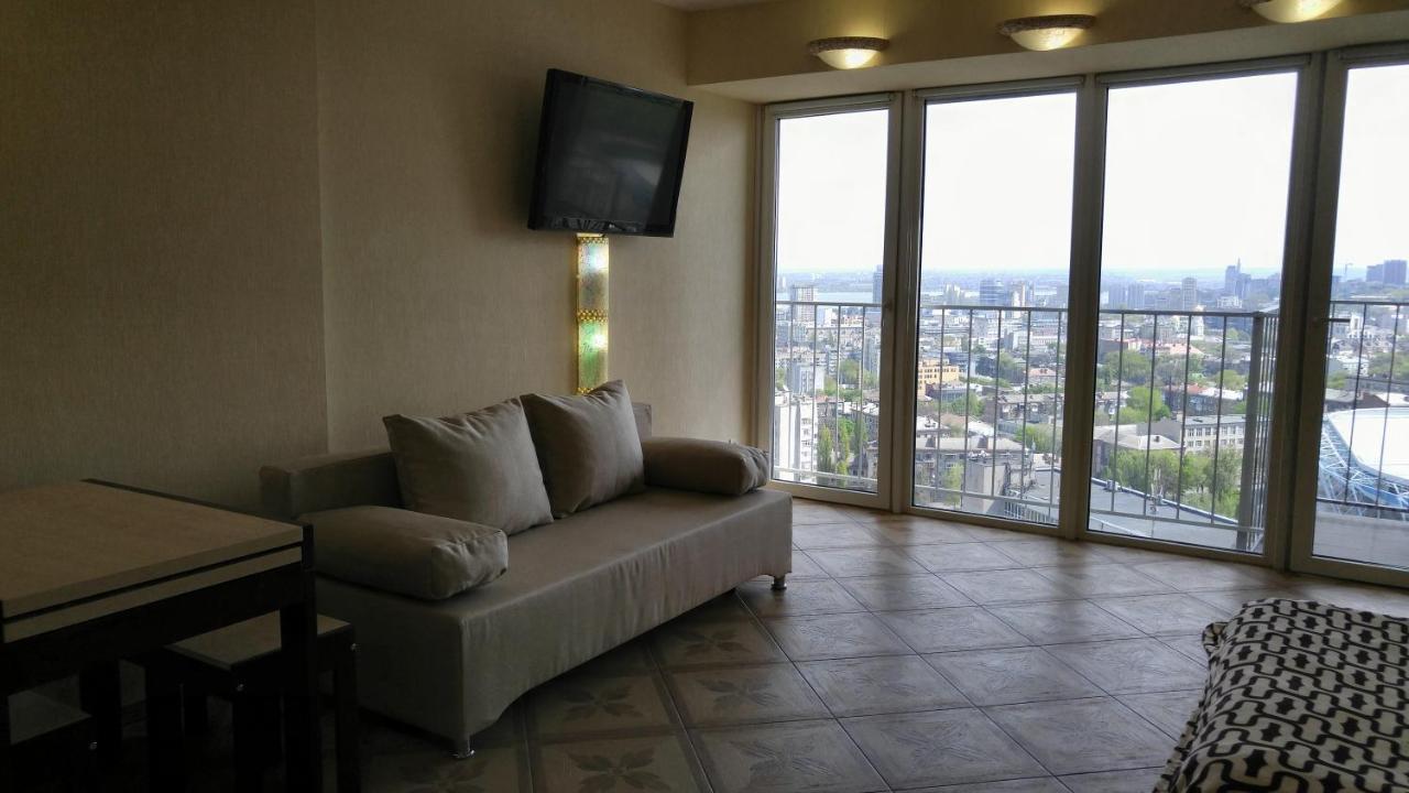 Apartment Near Dnipro Arena ภายนอก รูปภาพ
